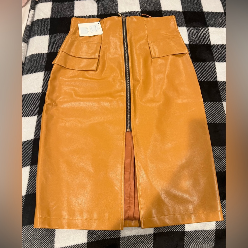 ByEgreis Mustard leather skirt